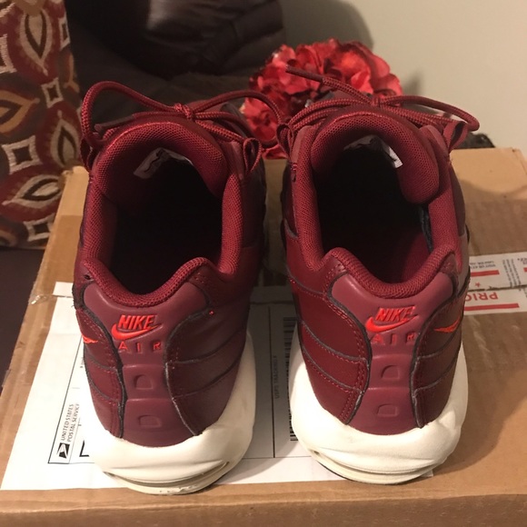 Women’s Sneakers - Picture 5 of 5